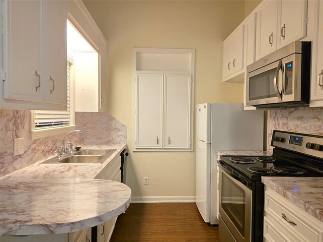 Photo - 505 W 18th St Unit I