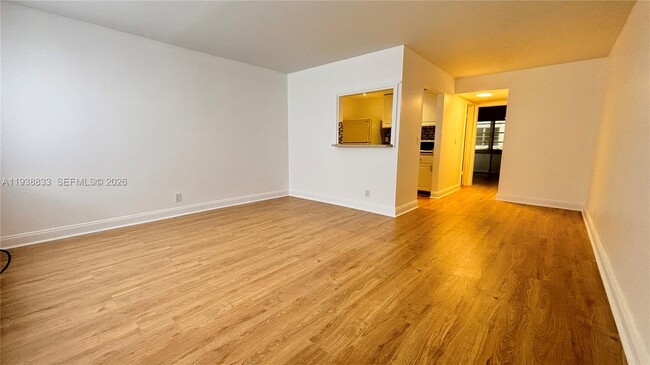 Building Photo - 62 Andover C Unit 62