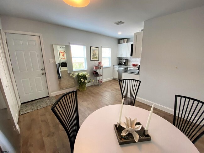 Photo - 9313 Ventnor Ave