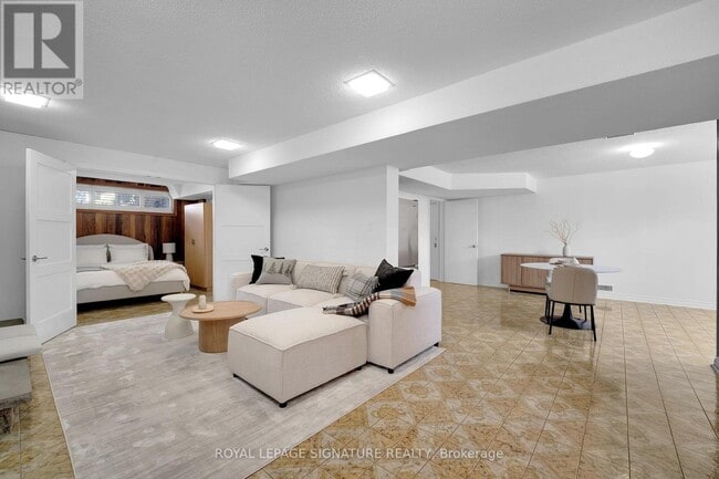 Photo - 49 Sylvadene Pkwy