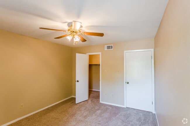 Habitación - River Oaks Apartments