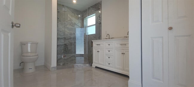 Photo - 1400 SE 8th Ave