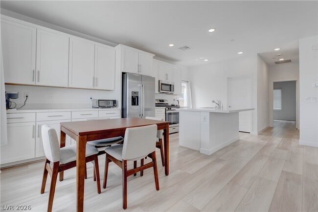 Photo - 904 Kings Clf Ln