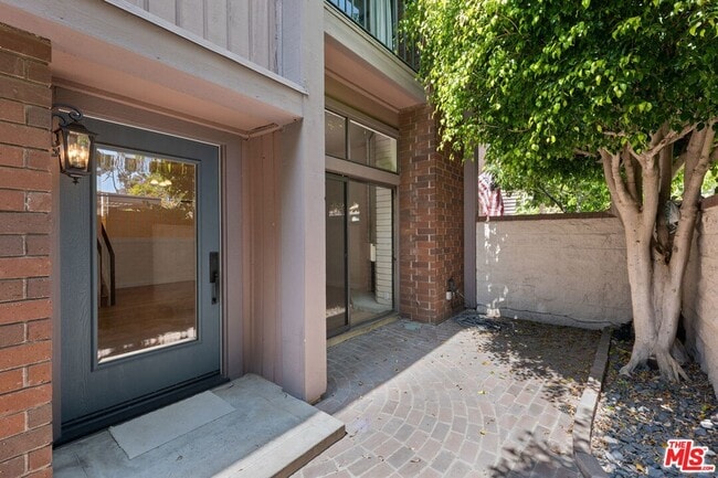 Photo - 13044 Mindanao Wy