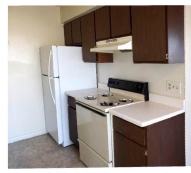 Photo - 2424-2428 TREMAINSVILLE Rd