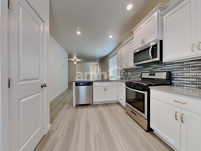 Photo - 1609 W 15th St