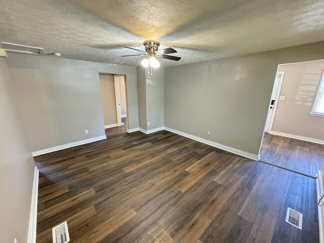 Photo - Cozy 3 Bedroom Downtown Apex Home