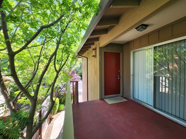 Photo - Updated 2br/1ba Apartment Near Downtown Palo Alto available May 9th! Unit 311