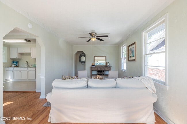 Photo - 4547 Post St