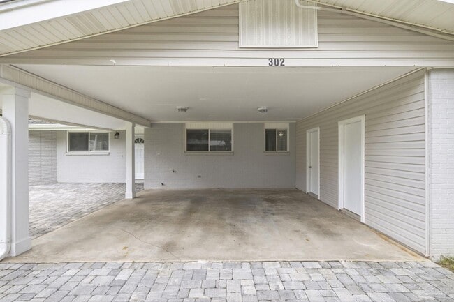 Photo - 302 Loruna Dr