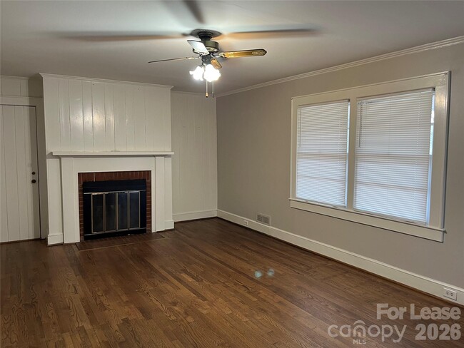 Photo - 1047 E Main St