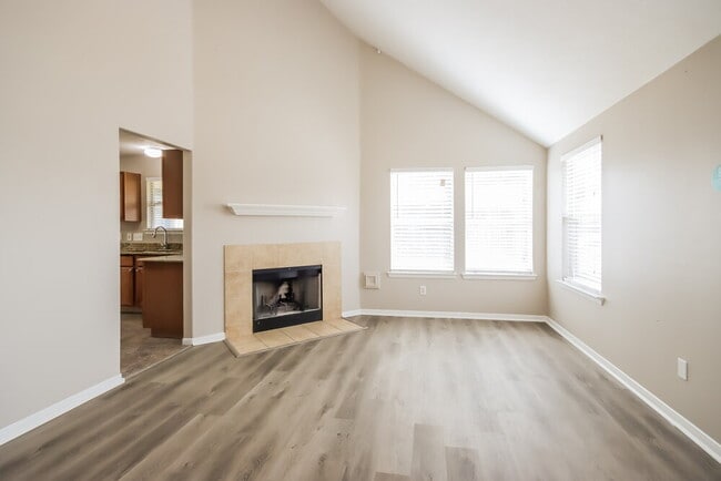 1402 Baychester Ln