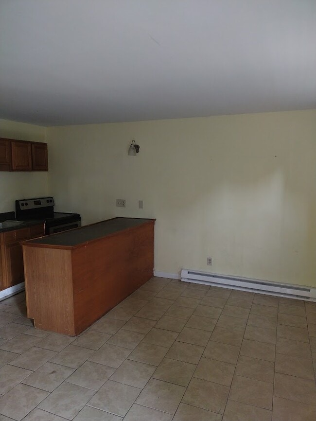 Photo - 115 Bart St Unidad B