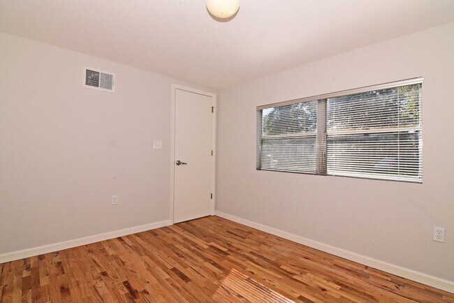 Photo - 1319 Francis Ave