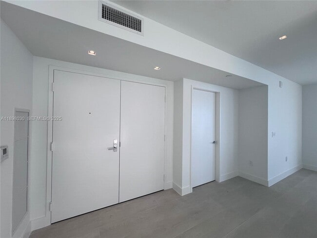 Photo - 700 NE 24th St Unit 5107