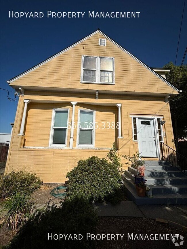 Building Photo - 3115 Stuart St Unit B Rental