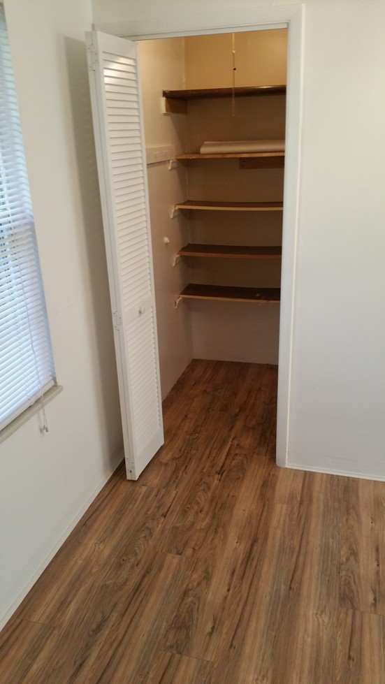 Kitchen walk-in pantry - 313 Laporte Ct Townhome