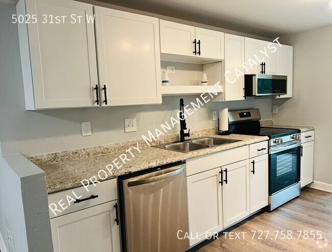 Building Photo - 5025 31st St W Rental