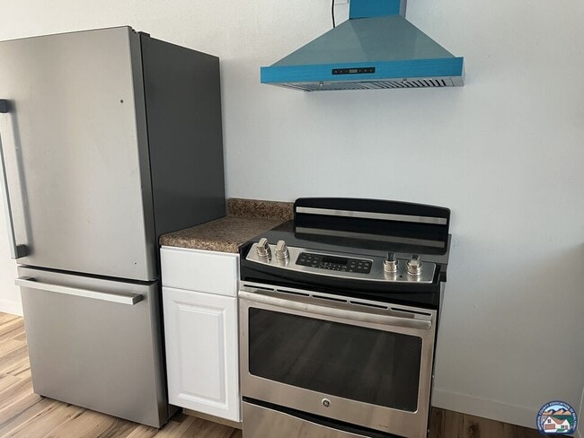 Photo - 1108 C.N.Perry Ave