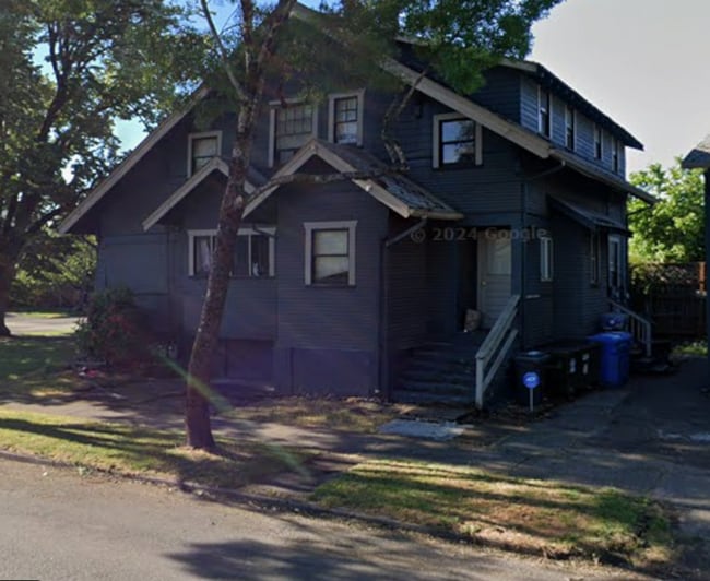 Building Photo - 1014 W 11th Ave Unit 2