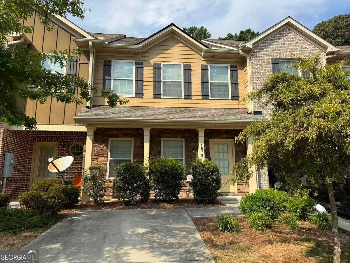 Photo - 1970 Old Dogwood