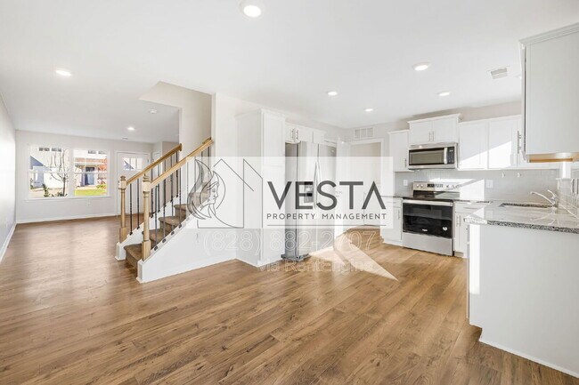 Photo - 30 Benedict Ln