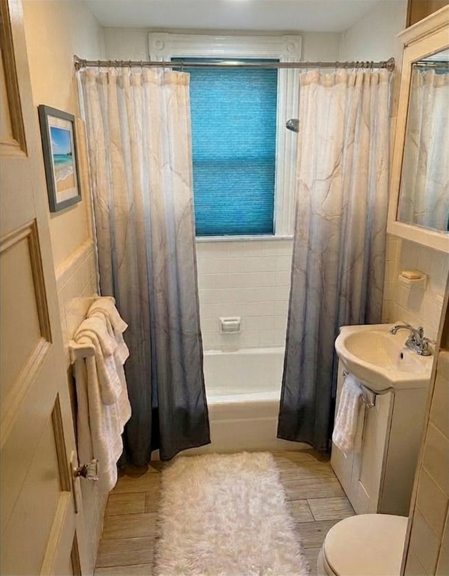 Bathroom - 610 Humphrey St Unit 1.