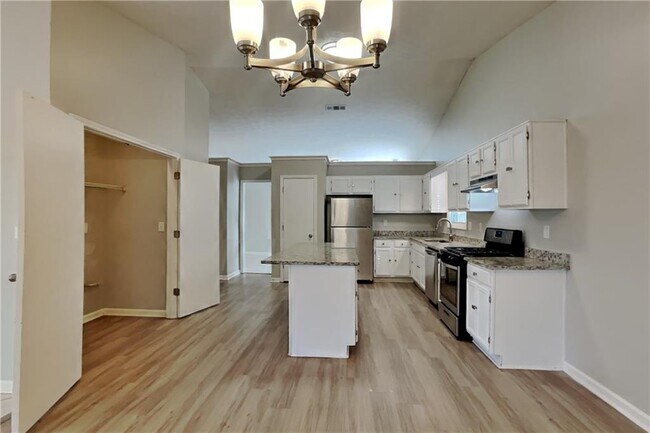 Photo - 615 Paris Dr