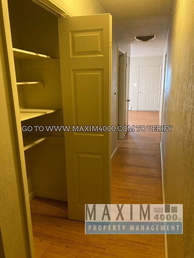 Photo - 1035-1037 CEDAR WAY Unit 1037