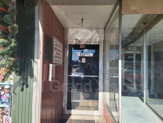 Photo - 601 1/2 Monroe Unit 25