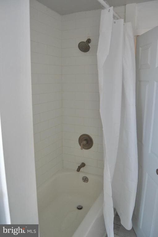 Building Photo - 424 E Girard Ave