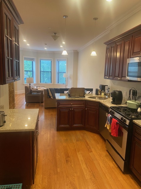 Building Photo - 1089 Beacon St Unit 3 Rental