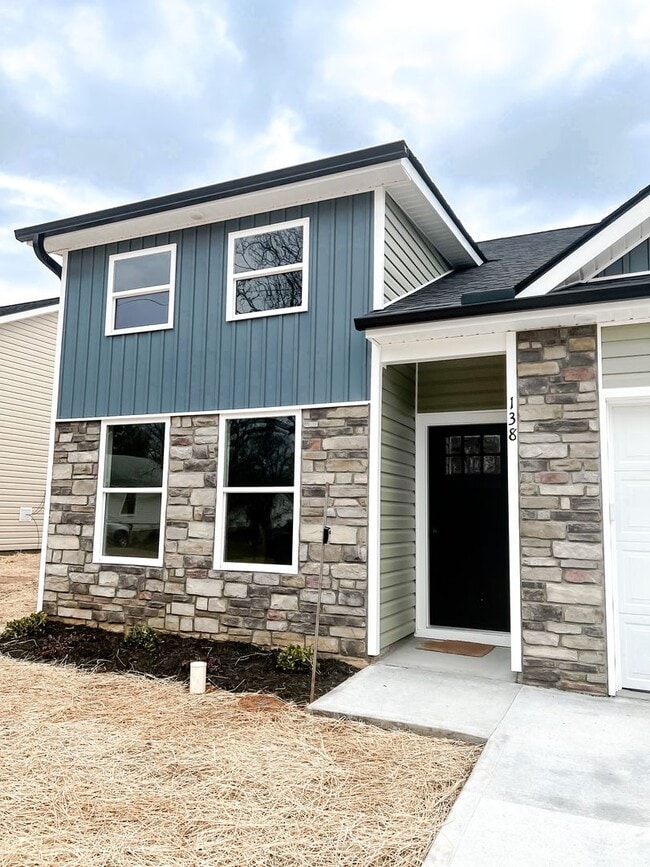 Photo - 3 Bedroom 2 Full Bath HOUSE with GARAGE