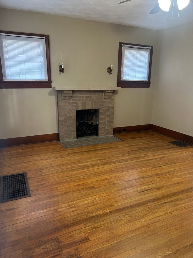 Photo - 2821 Asbury Rd
