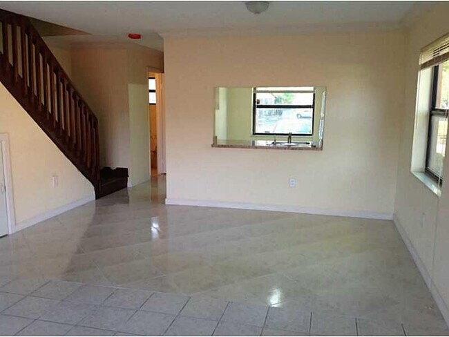 Photo - 10527 NW 8th St