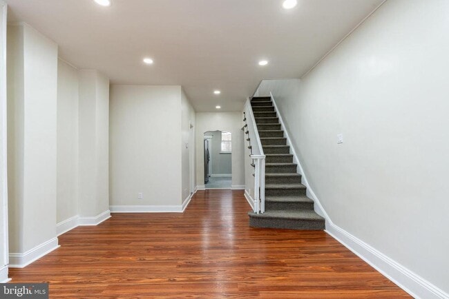 Building Photo - 2102 S Opal St Rental