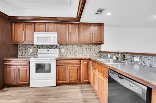 Photo - 1701 Presidential Way