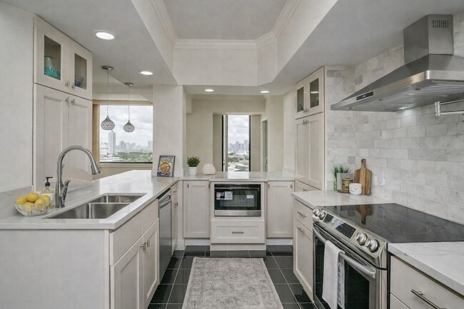 Photo - 15 Greenway Plz Unit 19F