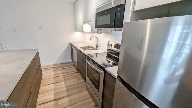 Building Photo - 3310 Wyndham Cir Unit 314