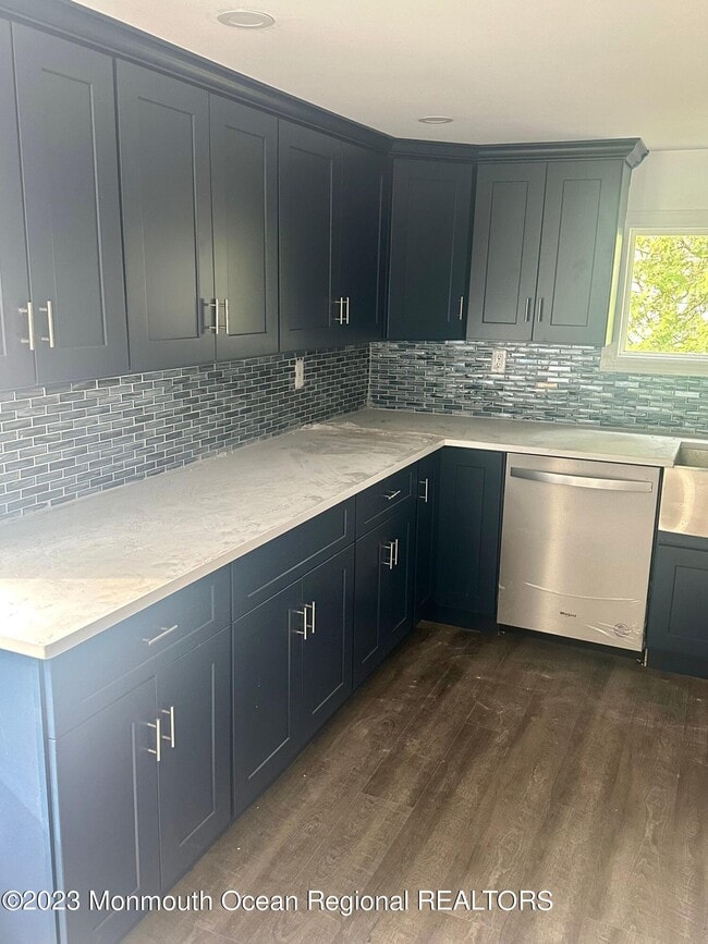 Photo - 529 Queen St