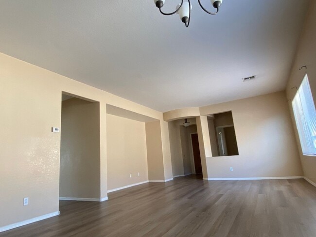 Photo - 517 S 115th Dr