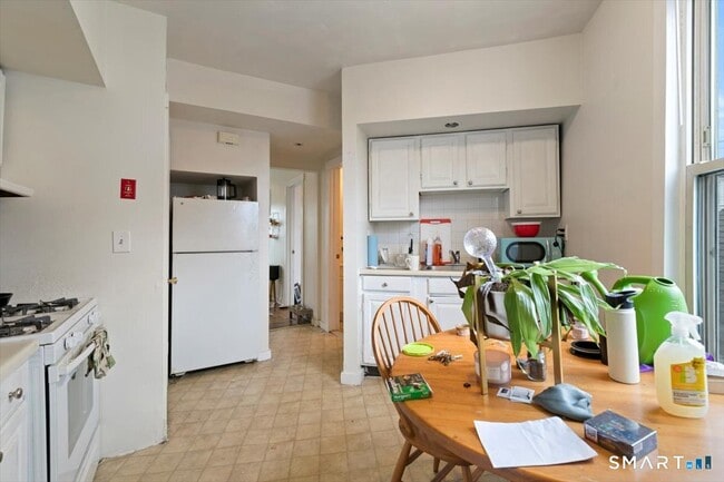 Photo - 957 State St