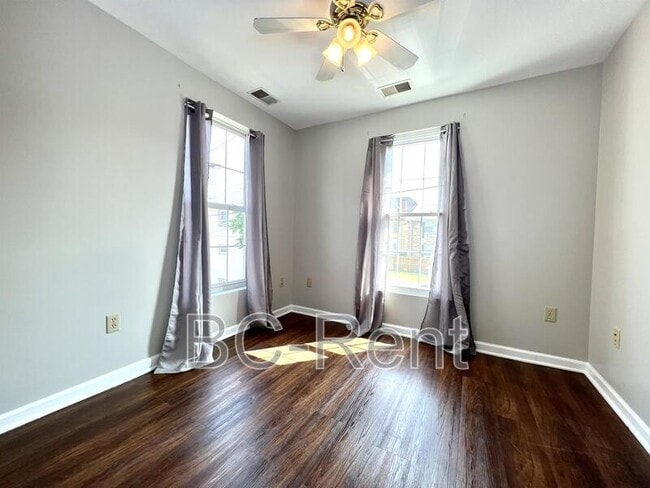 Photo - 434 Wayne St