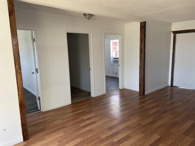 Photo - 4422 Ulen Ln