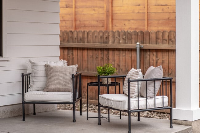 Photo - 61661 Woodriver Dr