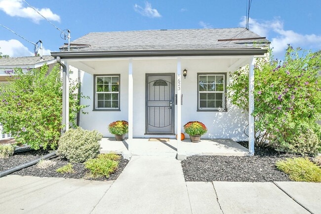 Building Photo - Charming Martinez 1bed / 1bath