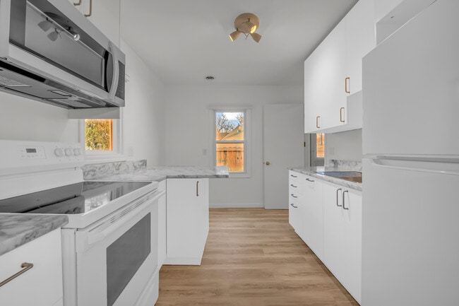 Photo - 1824 Wordsworth St