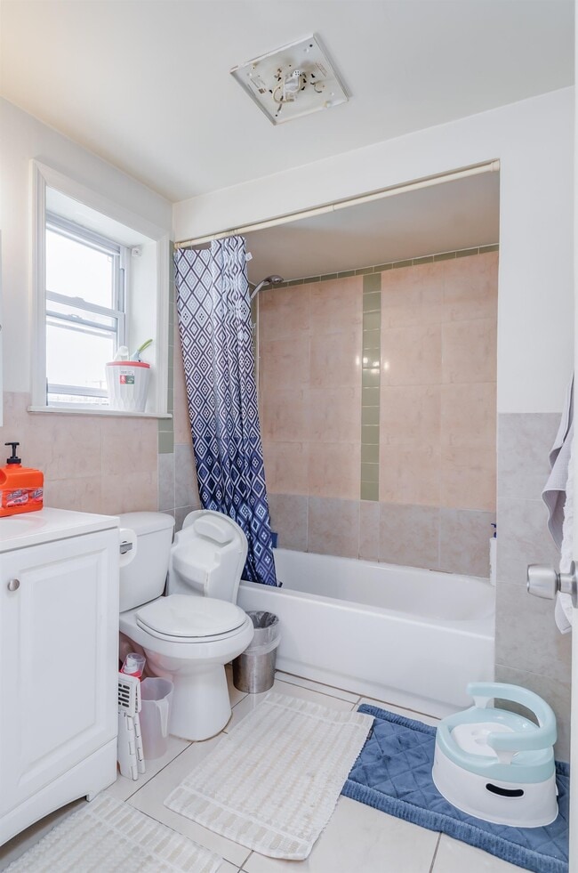 Photo - 77 Wallis Ave