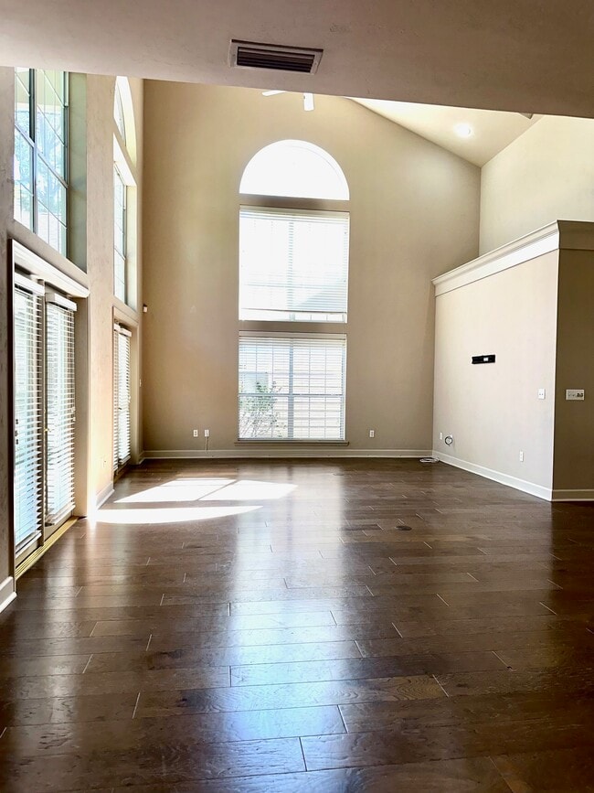 Photo - 10947 Palmetto Blvd