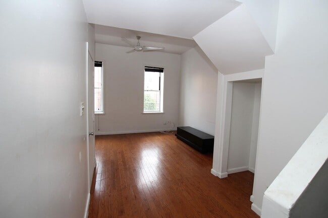 Photo - Spacious bi-level one bedroom in Nolibs Unit B